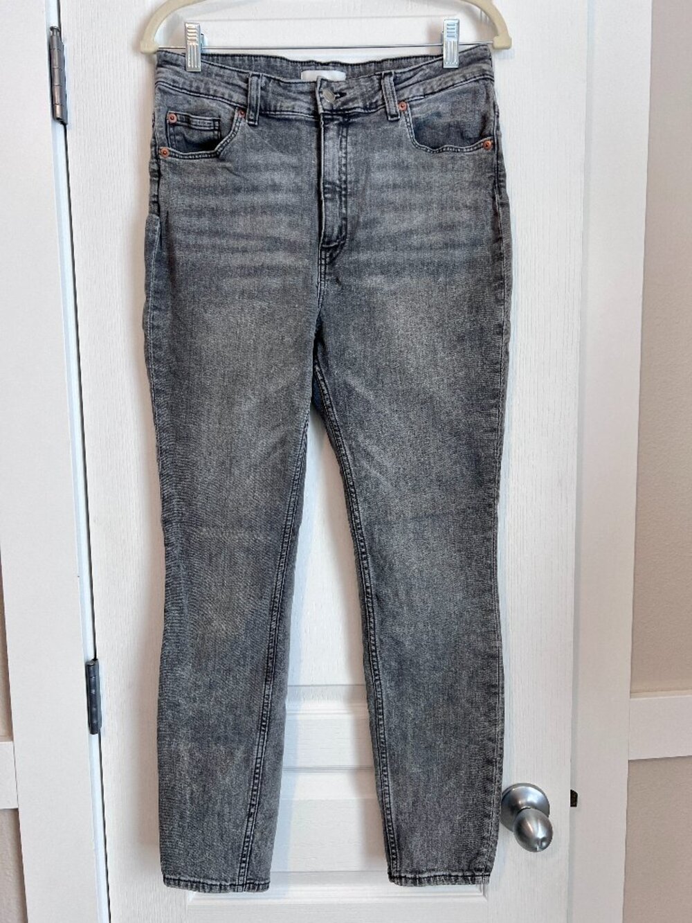 H&M Gray Acid Wash High-Waisted Skinny Jeans - Size 12